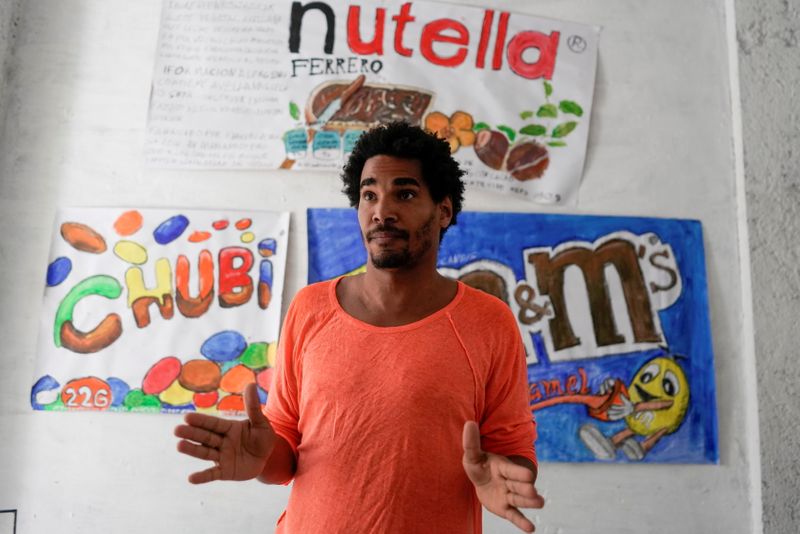 &copy; Reuters. FILE PHOTO: Dissident artist Luis Manuel Otero Alcantara speaks during an interview at the headquarters of San Isidro Movement in Havana, Cuba, April 6, 2021. Picture taken April 6, 2021. REUTERS/Alexandre Meneghini/File Photo/File Photo