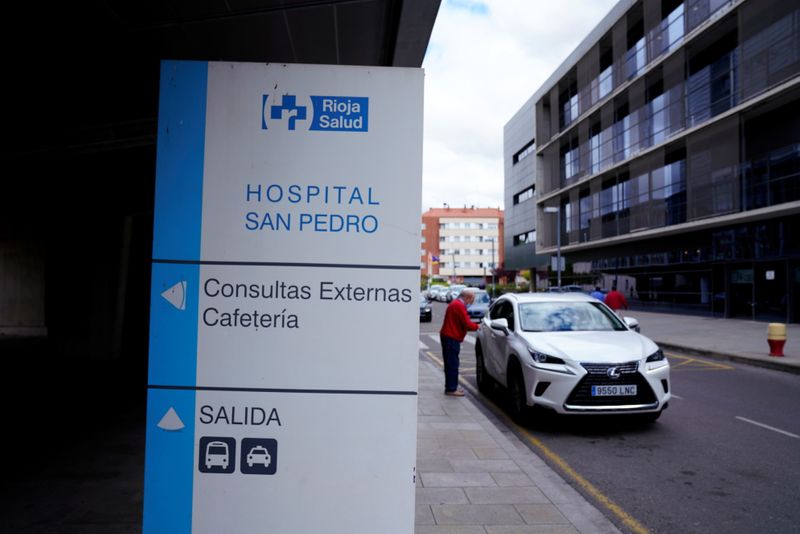 © Reuters. مشهد لمستشفى سان بيدرو في لوجرونو باسبانيا يوم 19 مايو ايار 2021 حيث يعالج زعيم جبهة البوليساريو إبراهيم غالي. تصوير: رويترز.