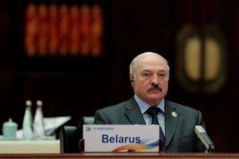 &copy; Reuters. رئيس روسيا البيضاء ألكسندر لوكاشينكو في بكين بصورة من أرشيف رويترز.