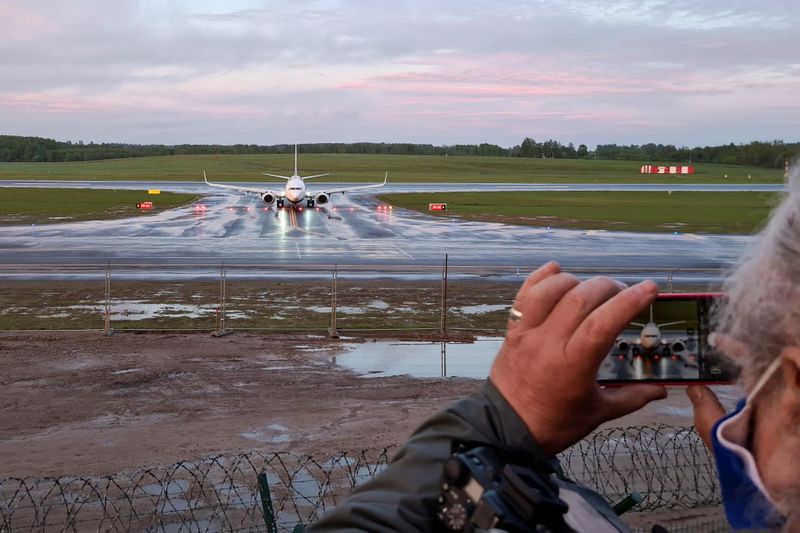 &copy; Reuters. Avião da Ryanair que foi forçado a pousar em Belarus
23/05/2021
REUTERS/Andrius Sytas