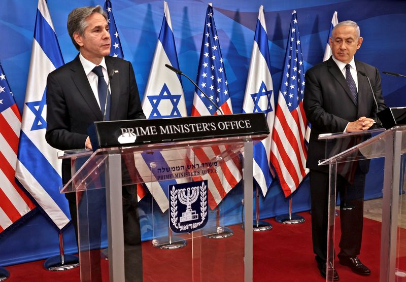 © Reuters. Israeli Prime Minister Benjamin Netanyahu and U.S. Secretary of State Antony Blinken hold a joint news conference in Jerusalem, May 25, 2021. Menahem Kahana/Pool via REUTERS 