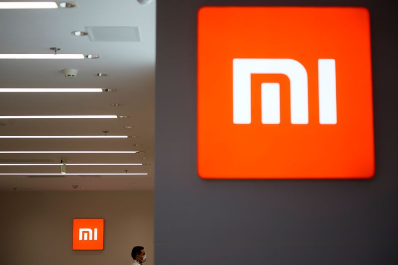&copy; Reuters. FILE PHOTO: The Xiaomi logo is seen at a Xiaomi shop, in Shanghai, China May 12, 2021. REUTERS/Aly Song