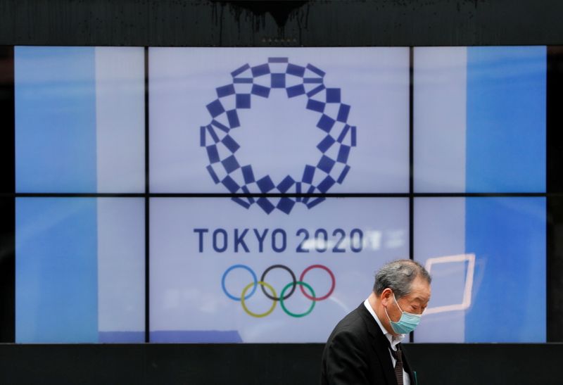 &copy; Reuters. 　加藤勝信官房長官は２６日午前の会見で、東京オリンピック・パラリンピックに関して、引き続き大会準備に向けた取り組みを着実に進めていくと述べた。４月撮影（２０２１年　ロイタ