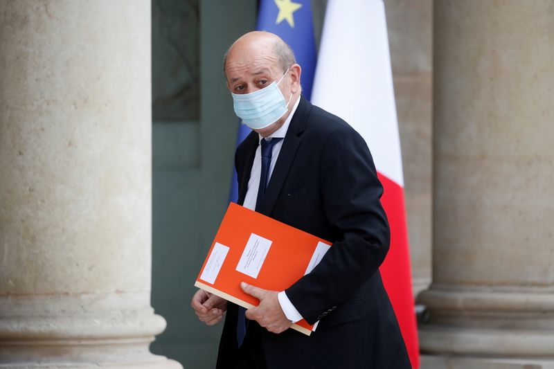 Faute de réaction, Paris estime que Moscou cautionne les agissements de Minsk-Le Drian