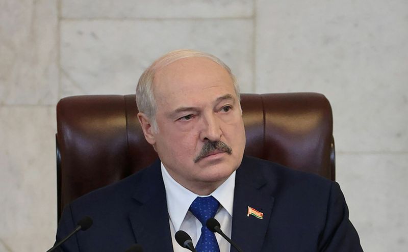 &copy; Reuters. Belarusian President Alexander Lukashenko delivers a speech during a meeting with parliamentarians, members of the Constitutional Commission and representatives of public administration bodies, in Minsk, Belarus May 26, 2021. Press Service of the Presiden
