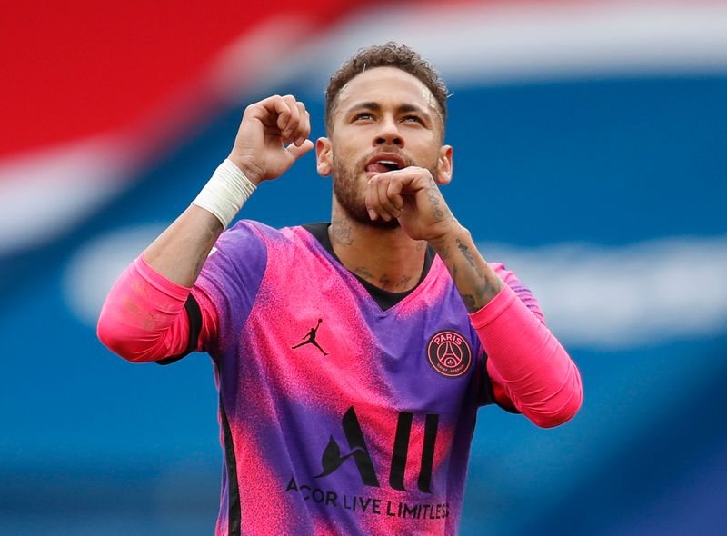 &copy; Reuters. Neymar a inscrit un but et délivré une passe décisive contre Lens./Photo prise le 1 mai 2021/REUTERS/Gonzalo Fuentes